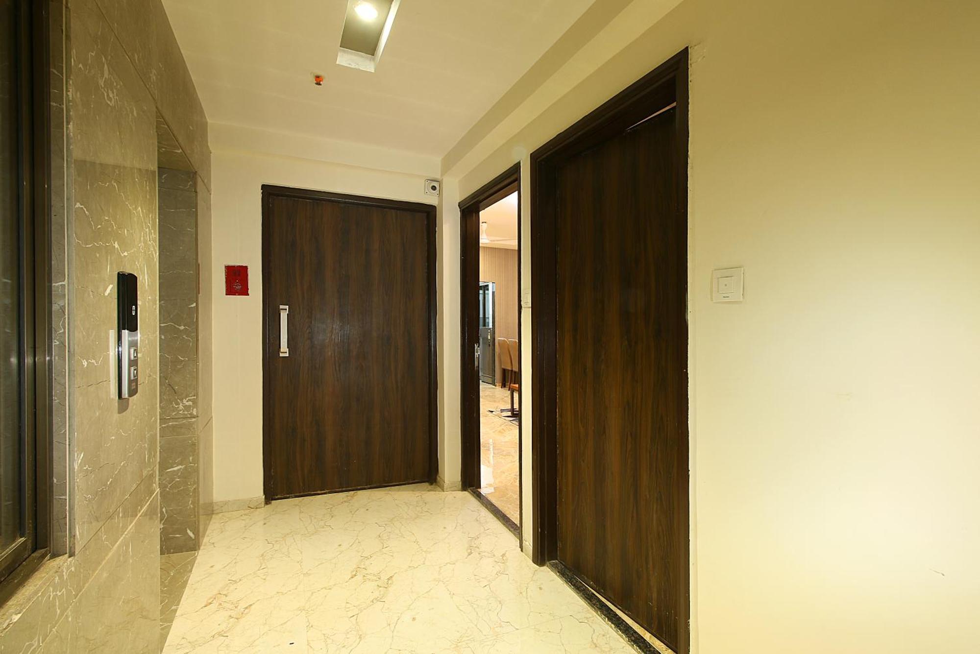 Mumbai House Luxury Apartments Santacruz East, Mumbai Exterior photo