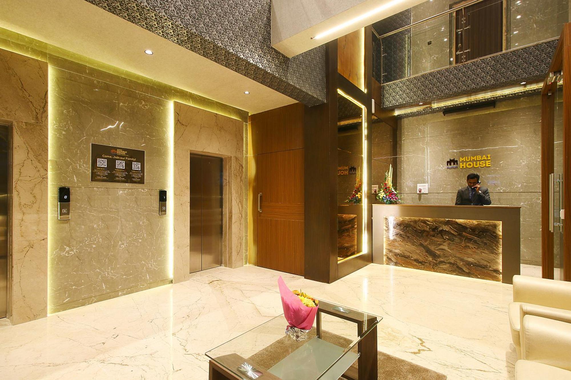 Mumbai House Luxury Apartments Santacruz East, Mumbai Exterior photo