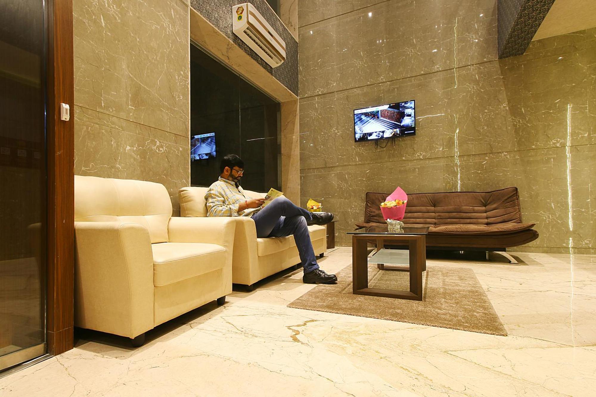 Mumbai House Luxury Apartments Santacruz East, Mumbai Exterior photo
