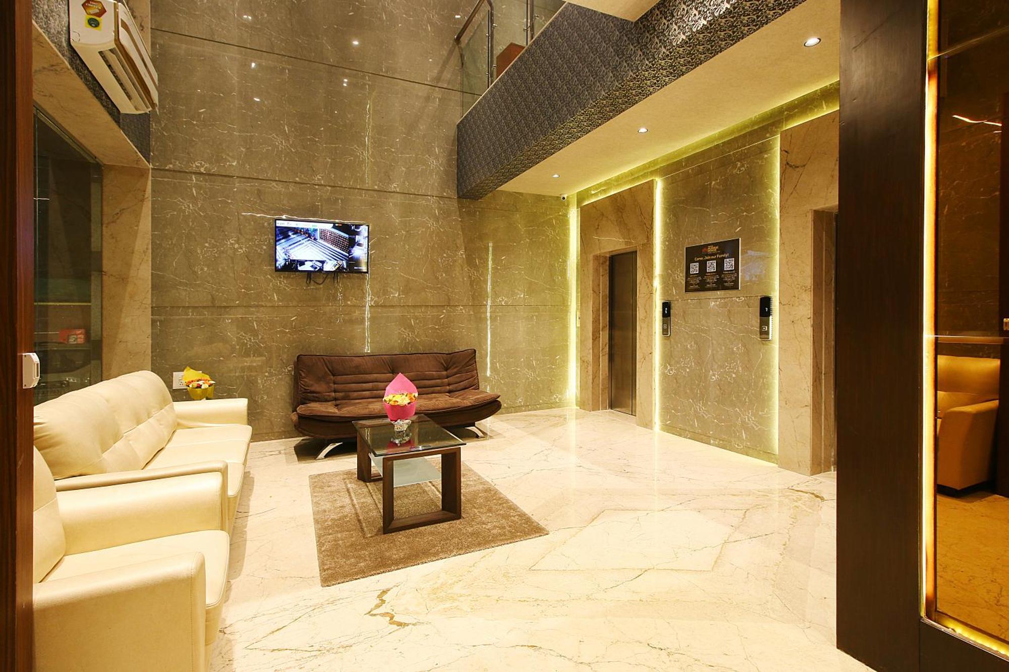 Mumbai House Luxury Apartments Santacruz East, Mumbai Exterior photo