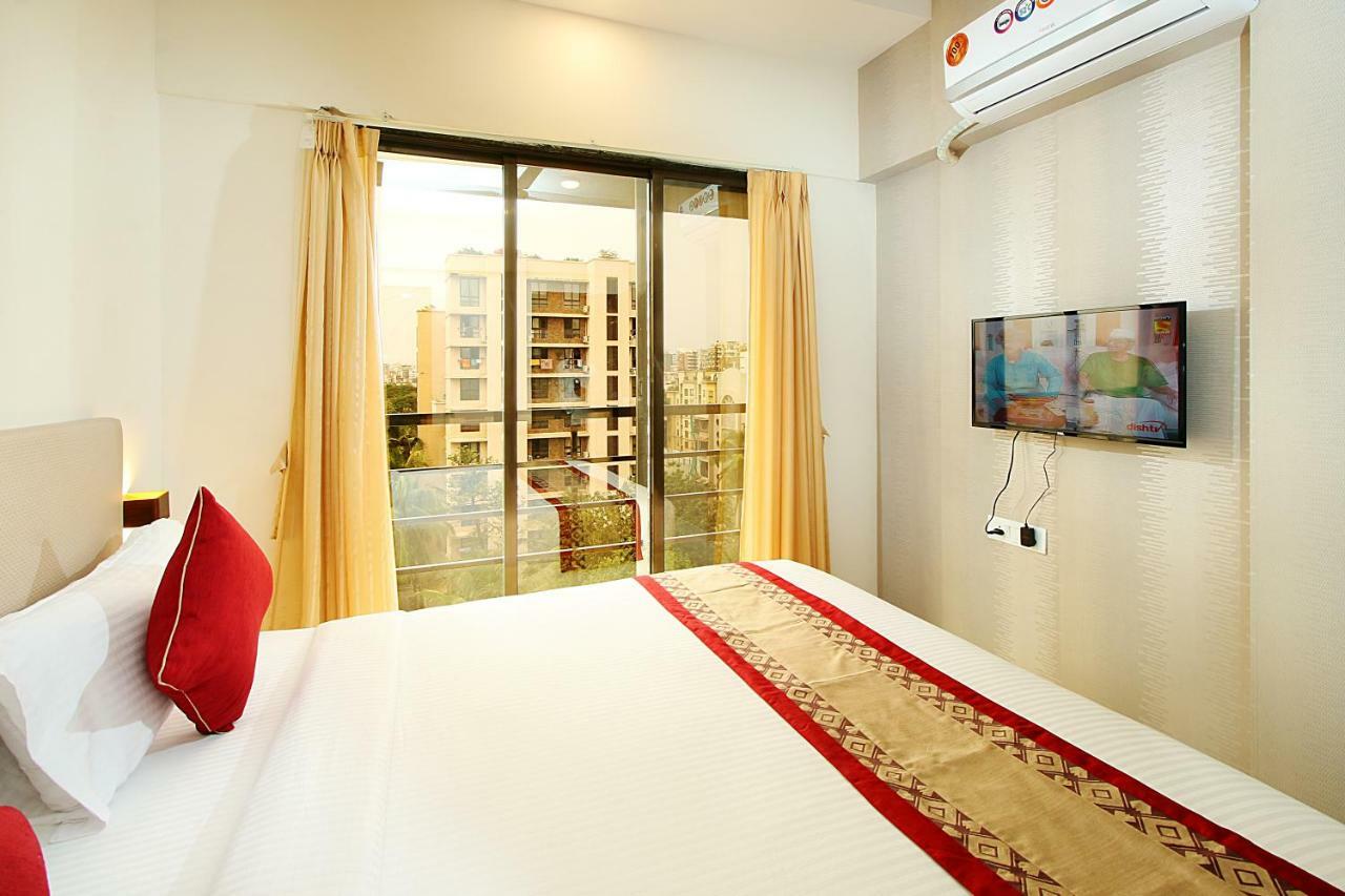 Mumbai House Luxury Apartments Santacruz East, Mumbai Exterior photo