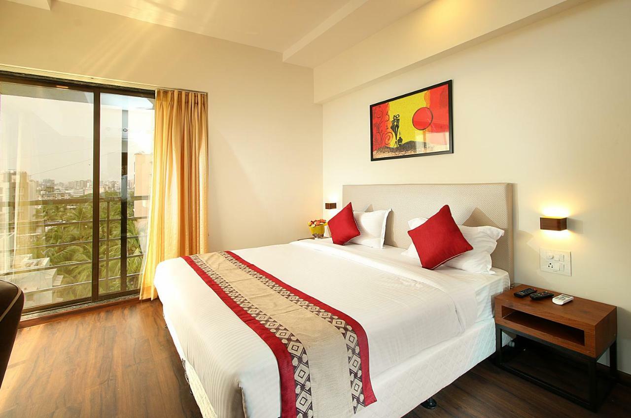 Mumbai House Luxury Apartments Santacruz East, Mumbai Exterior photo