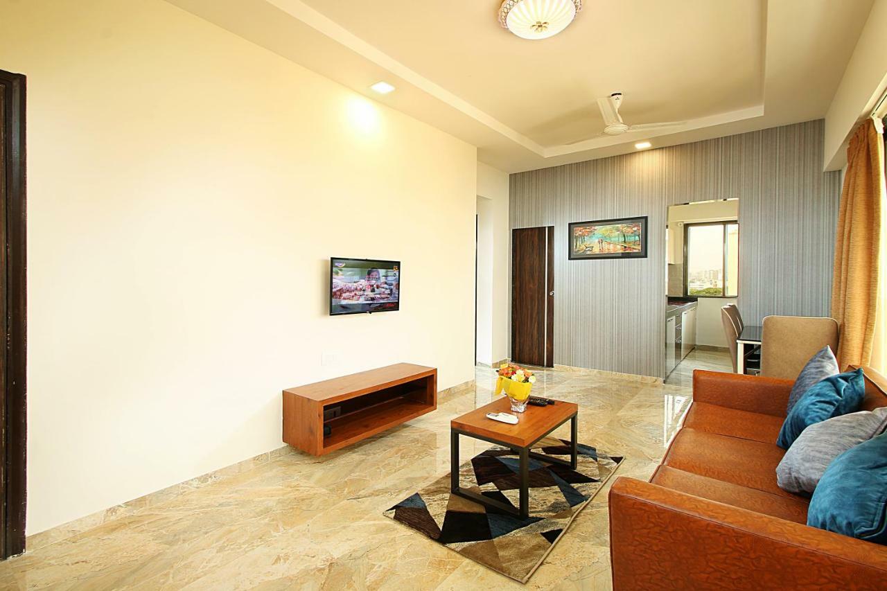 Mumbai House Luxury Apartments Santacruz East, Mumbai Exterior photo