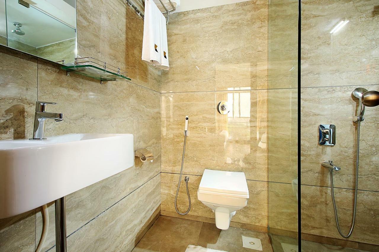 Mumbai House Luxury Apartments Santacruz East, Mumbai Exterior photo